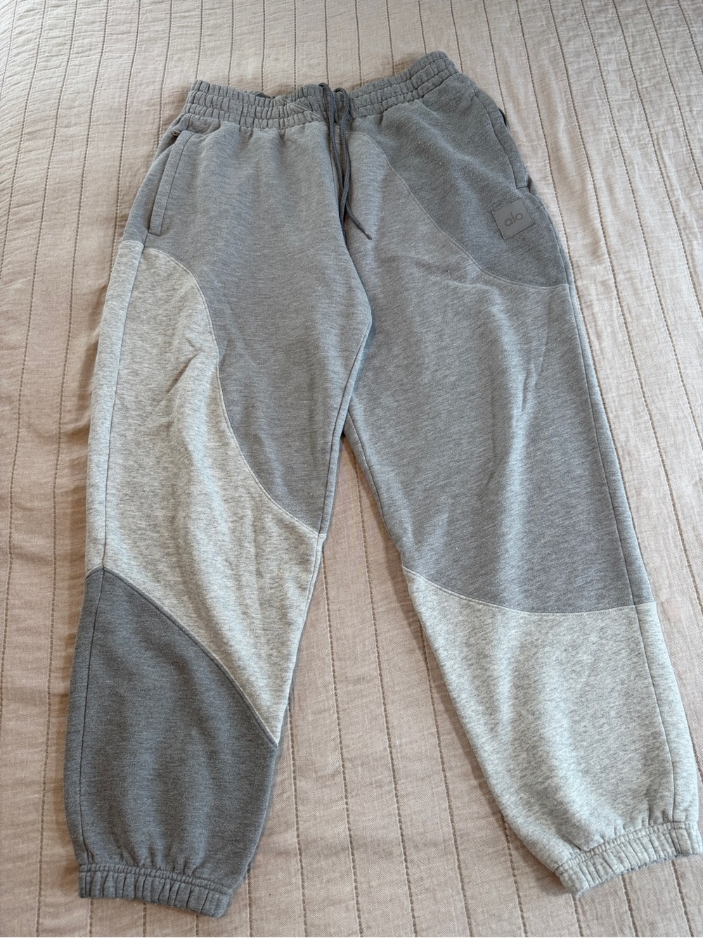 ALO Yoga Unisex Makewaves Grey Jogger Sweatpants